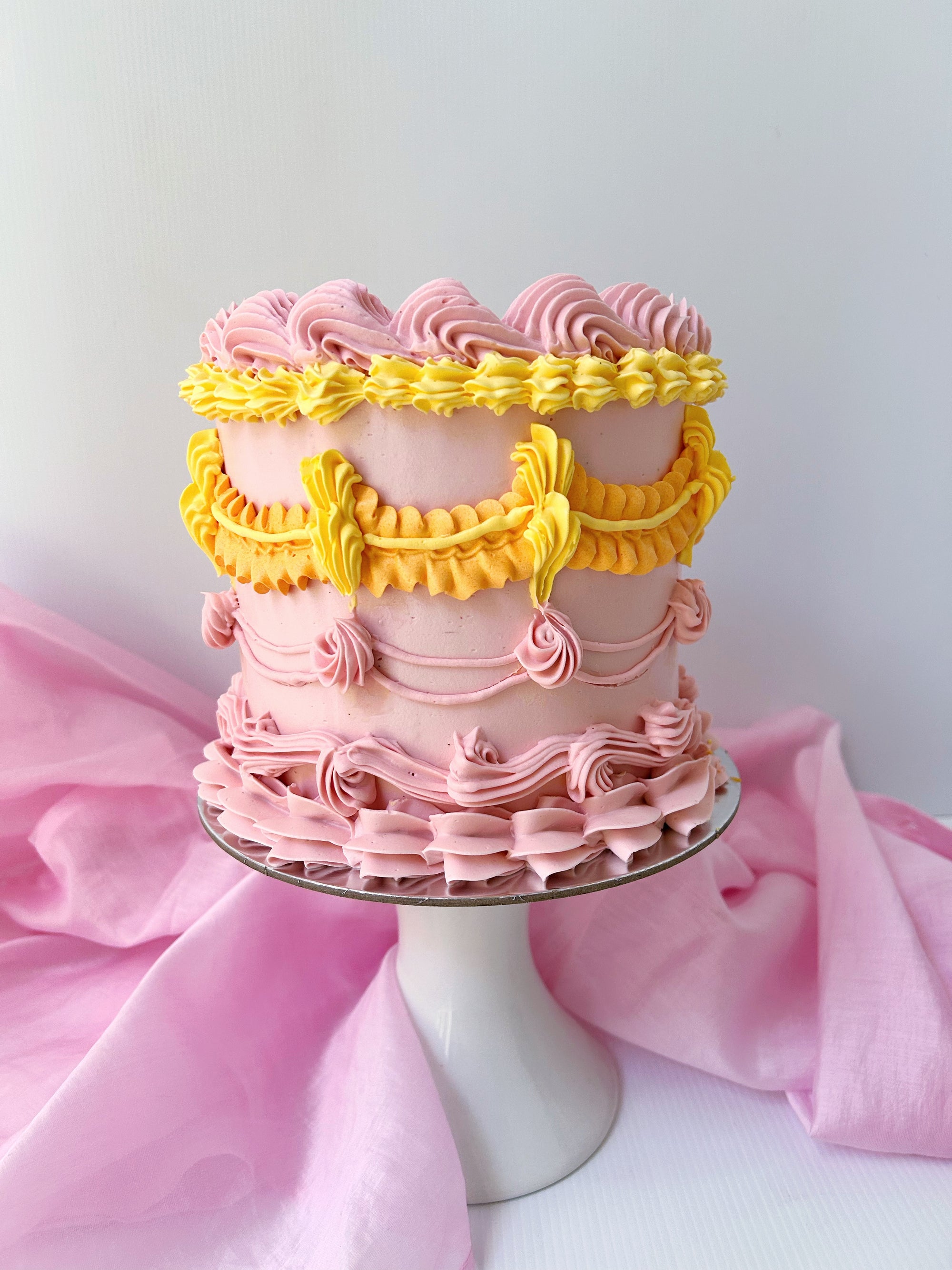 DULCE TRIO VINTAGE PIPED CAKE WORKSHOP | SATURDAY 1 MARCH 10AM | CASTLE HILL